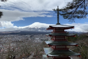 新倉富士浅間神社から見る富士山と五重塔